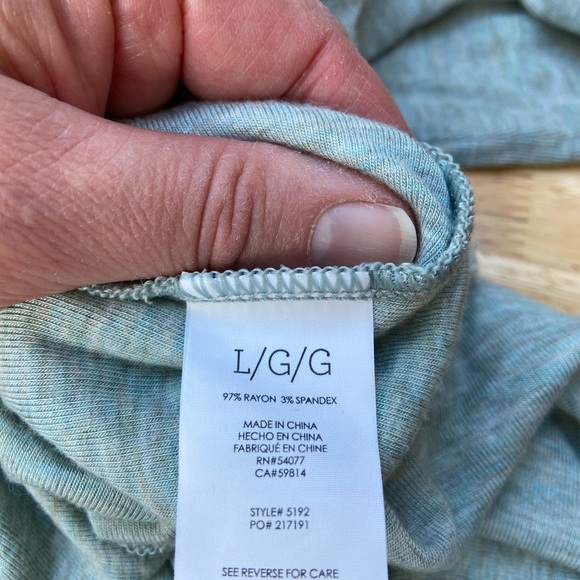 CAbi Laidback Long Sleeve V-neck Tee | Women's Sz L - Picture 6 of 8